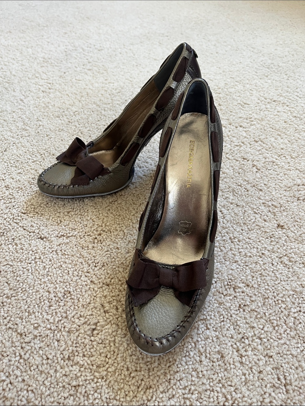 BCBGMaxAzria Bronze and Brown Bow Pump